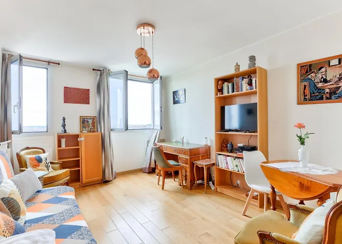 1br Flat View On Eiffel Tower And Sacre-coeur Paris